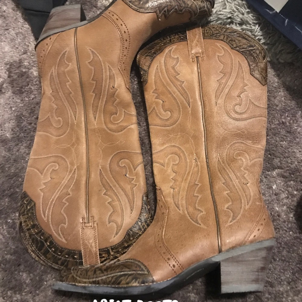 Ariat